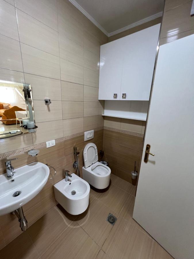 Leo Apartament ドゥラス エクステリア 写真