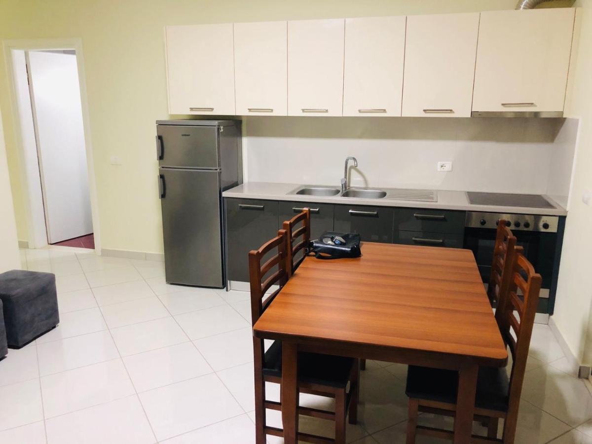 Leo Apartament ドゥラス エクステリア 写真