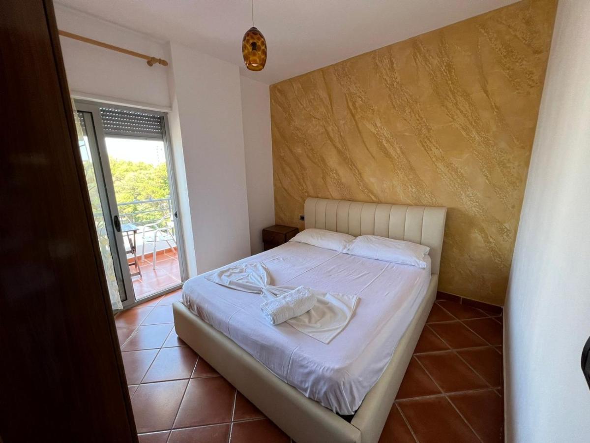 Leo Apartament ドゥラス エクステリア 写真